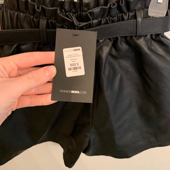 Adorable paper bag shorts - Picture 2 of 3